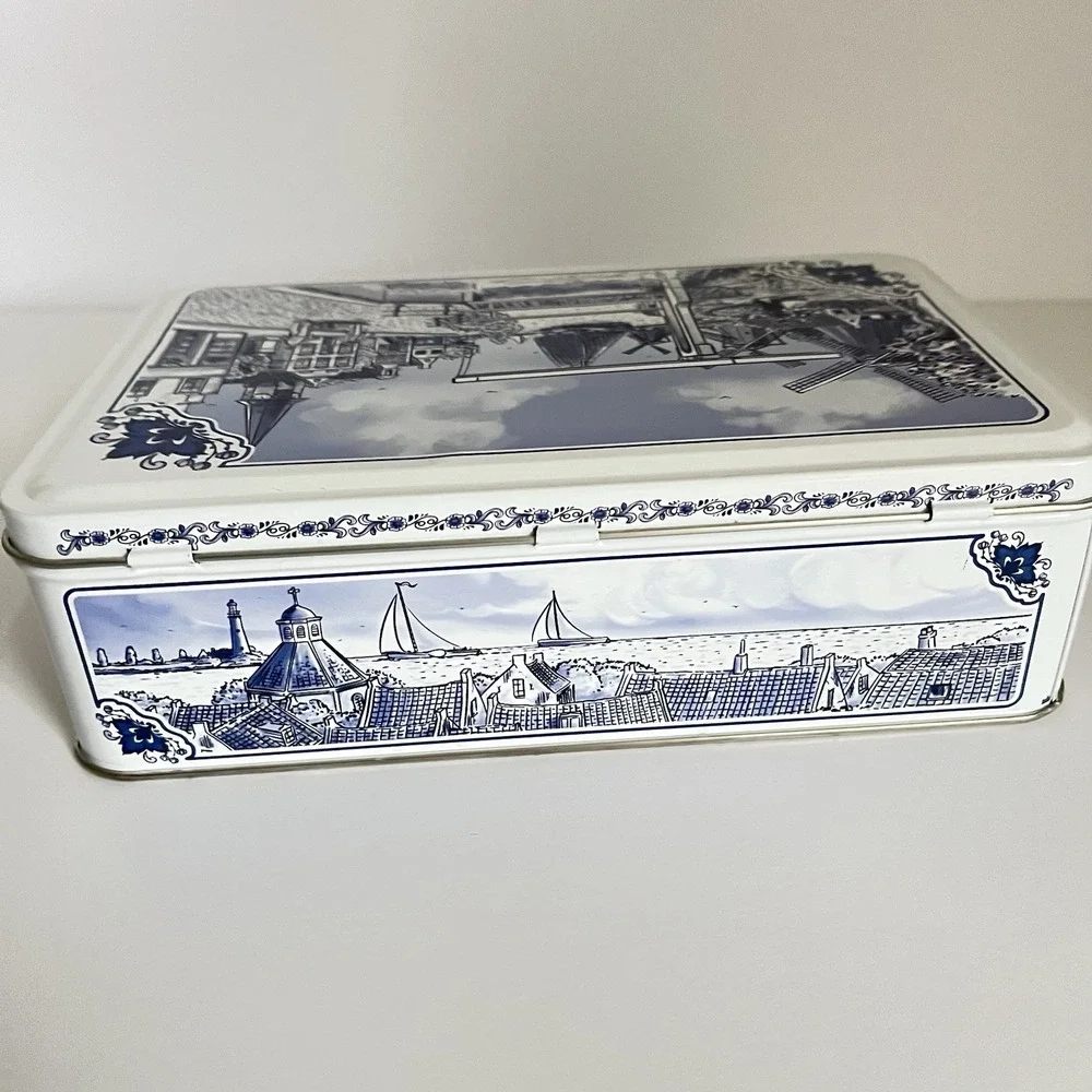 Pretty Dutch Blue and White Biscuit Tin from Holland Faux Delft windmill EUC 5x8